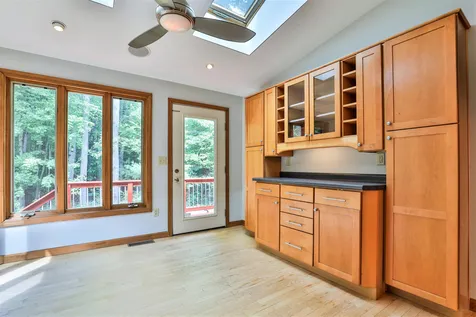 27 Bedford Street Nashua NH 03063