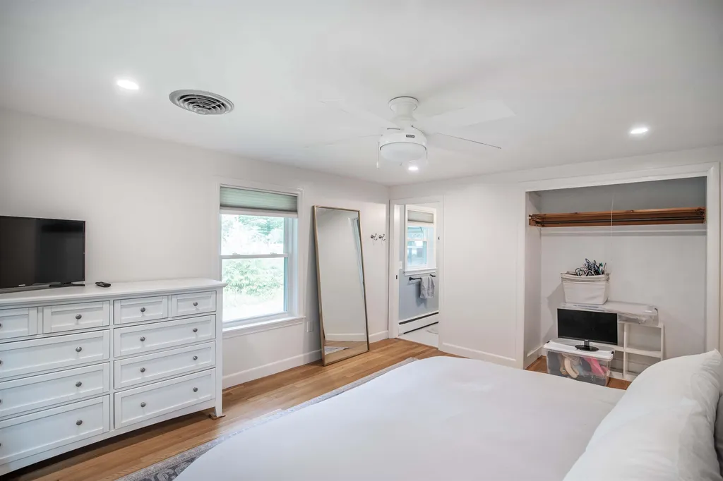 6 Westwood Circle Dover NH 03820