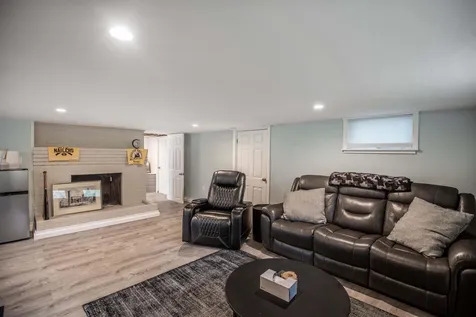 6 Westwood Circle Dover NH 03820