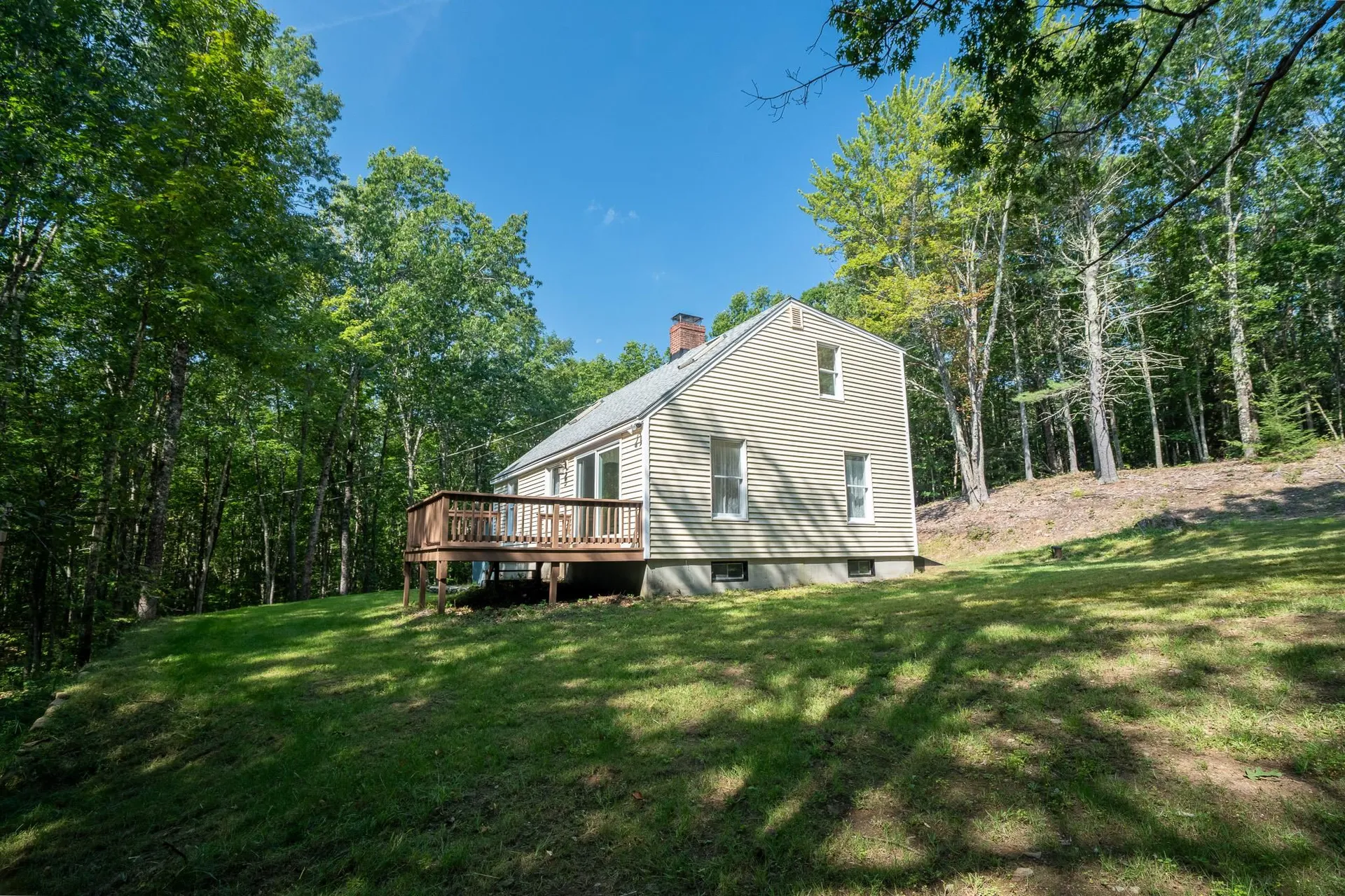 8 West Mill Pond Road Lee NH 03861