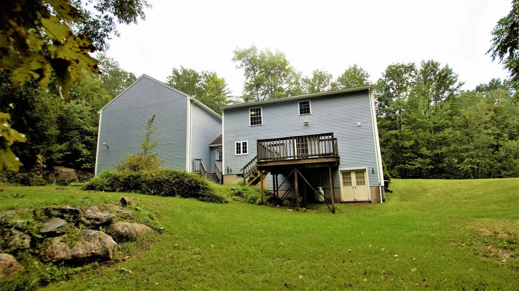 8 Blackberry Lane Raymond NH 03077