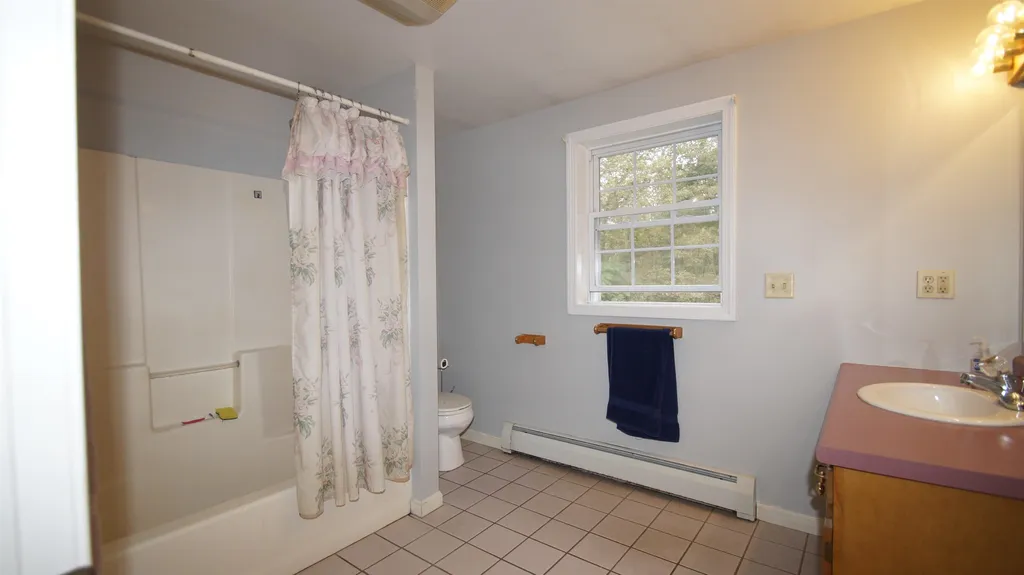 8 Blackberry Lane Raymond NH 03077