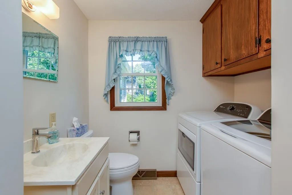 28 Bulova Drive Nashua NH 03060