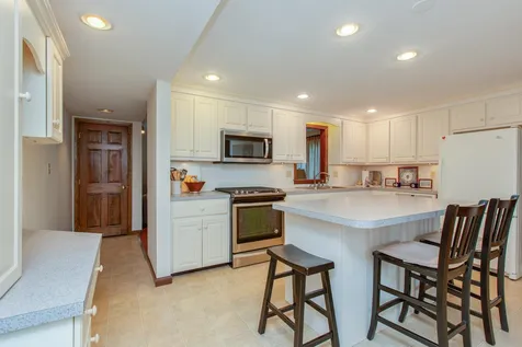 28 Bulova Drive Nashua NH 03060