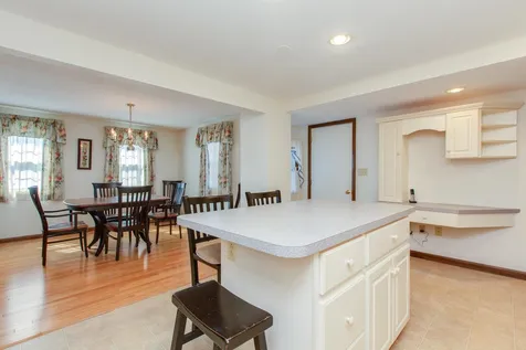 28 Bulova Drive Nashua NH 03060