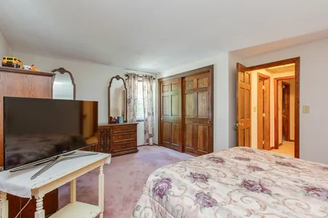28 Bulova Drive Nashua NH 03060