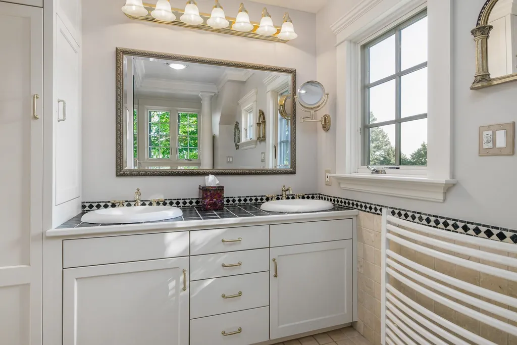 183 Portsmouth Avenue New Castle NH 03854