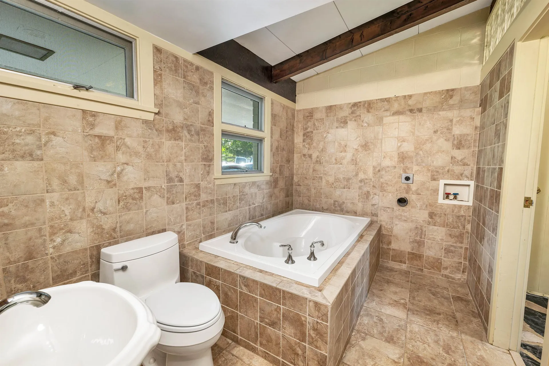 27 Woodwinds Hill Drive Laconia NH 03246