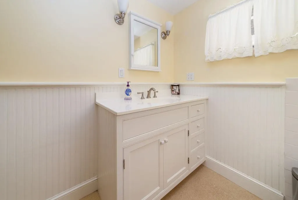 8 Marsten Lane Enfield NH 03748