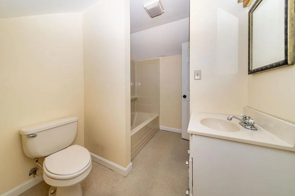 8 Marsten Lane Enfield NH 03748