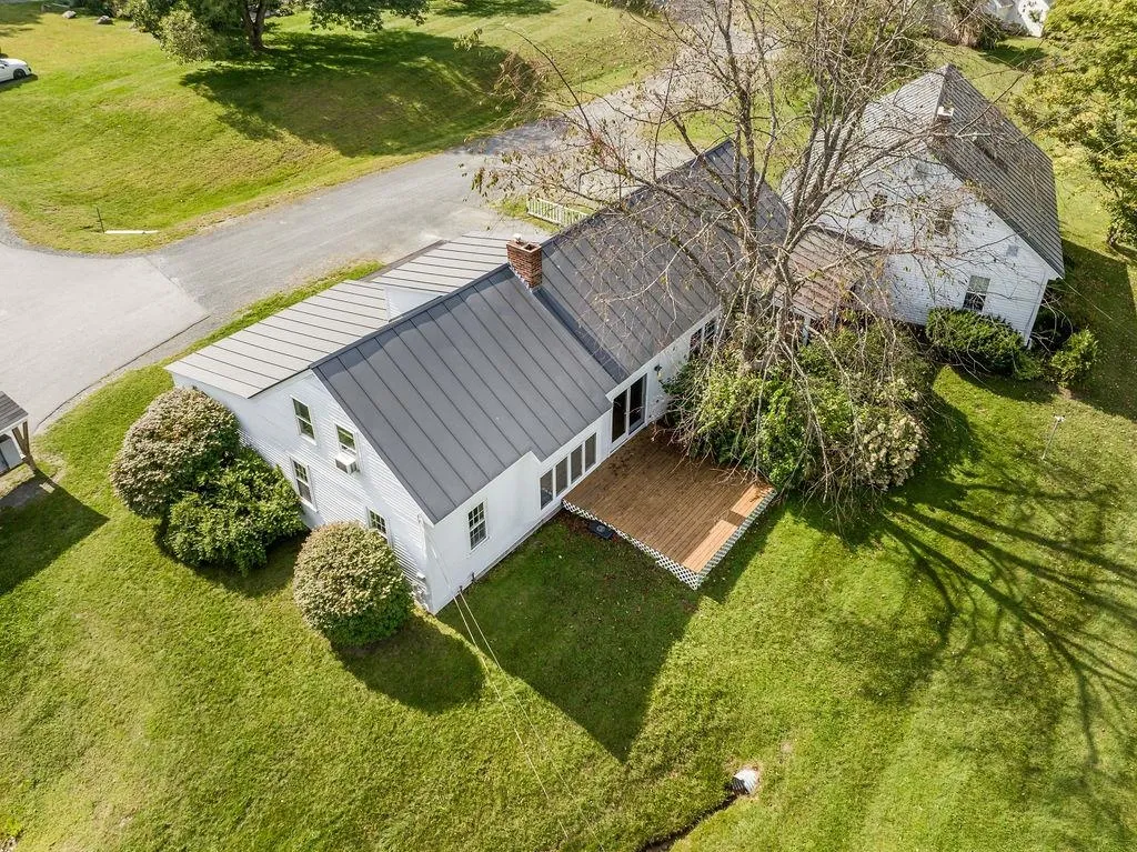 8 Marsten Lane Enfield NH 03748