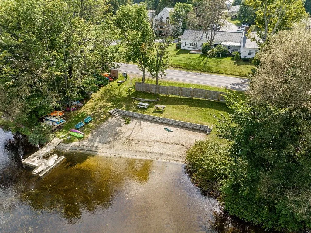 8 Marsten Lane Enfield NH 03748