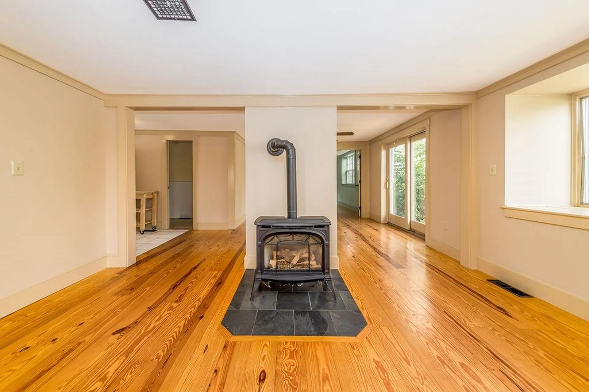 8 Marsten Lane Enfield NH 03748