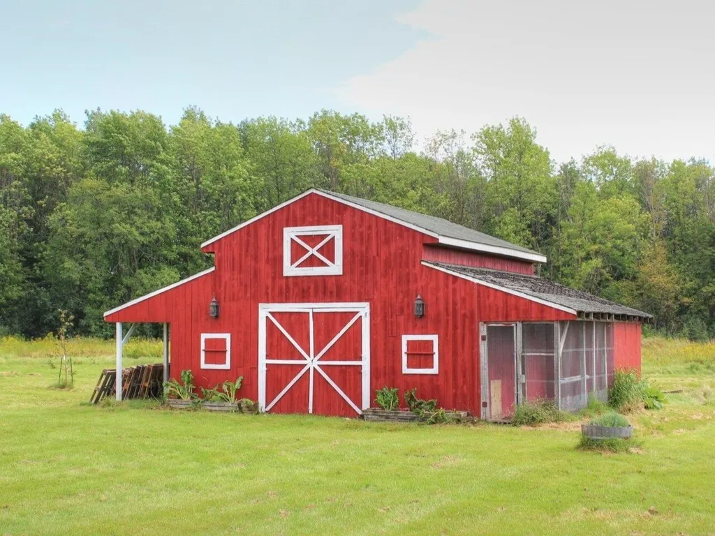 136 Us Route 2 Grand Isle VT 05458