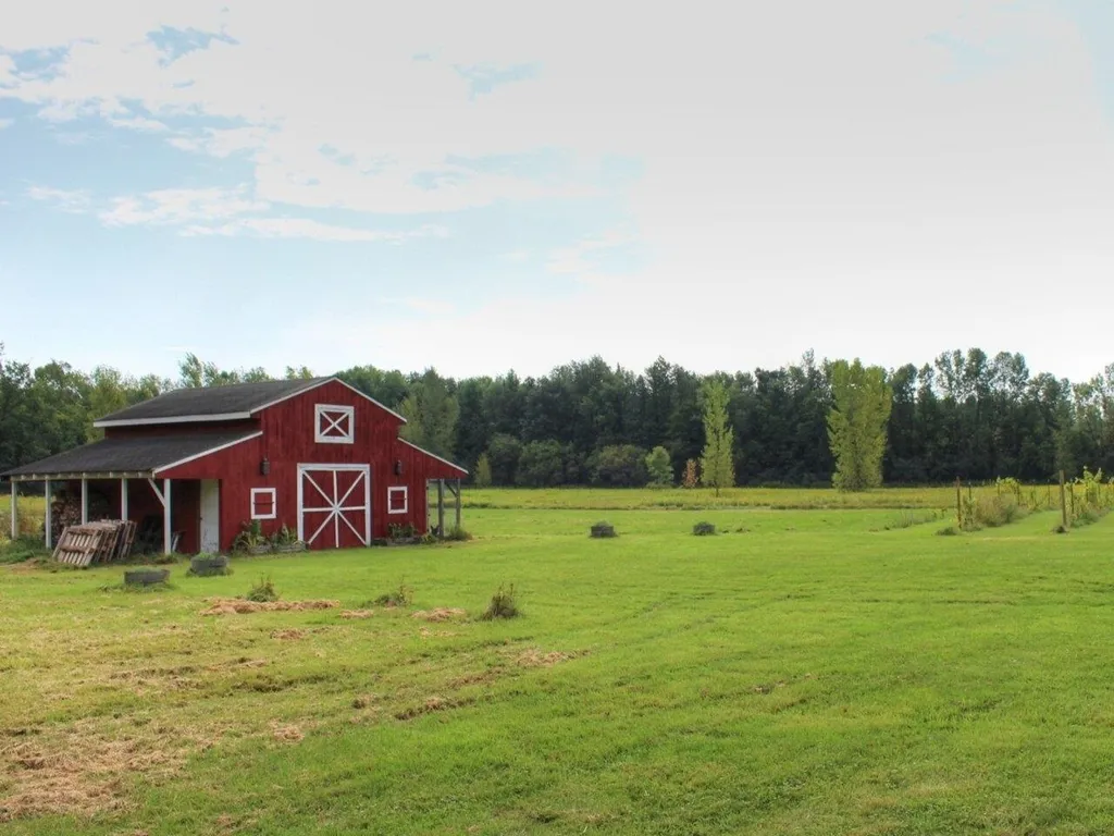136 Us Route 2 Grand Isle VT 05458