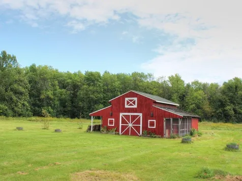 136 Us Route 2 Grand Isle VT 05458