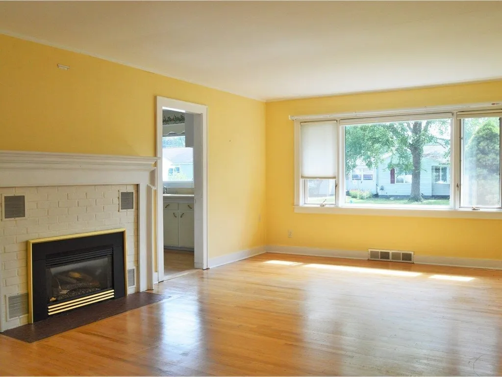 27 South Summit Street Essex Junction VT 05452