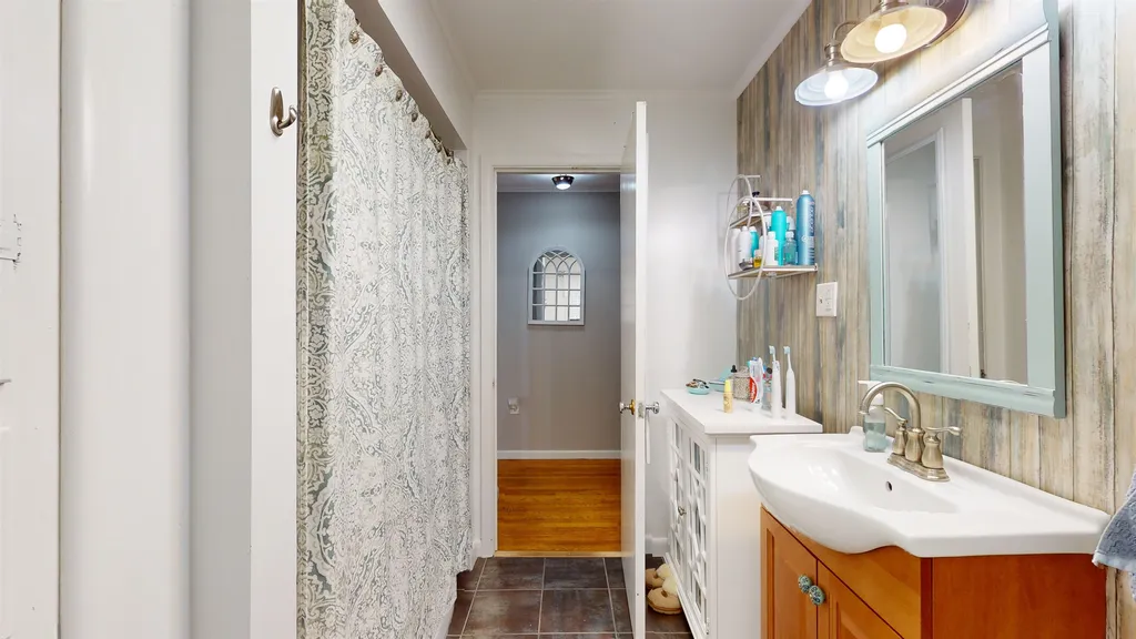 209 Danyow Drive Middlebury VT 05753