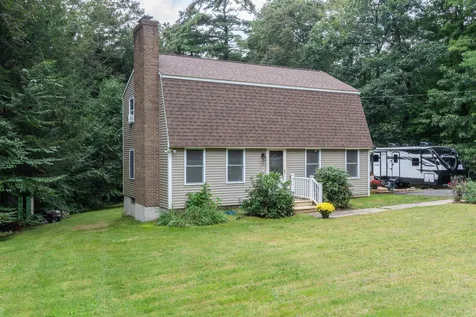 21 Oak Drive Litchfield NH 03052