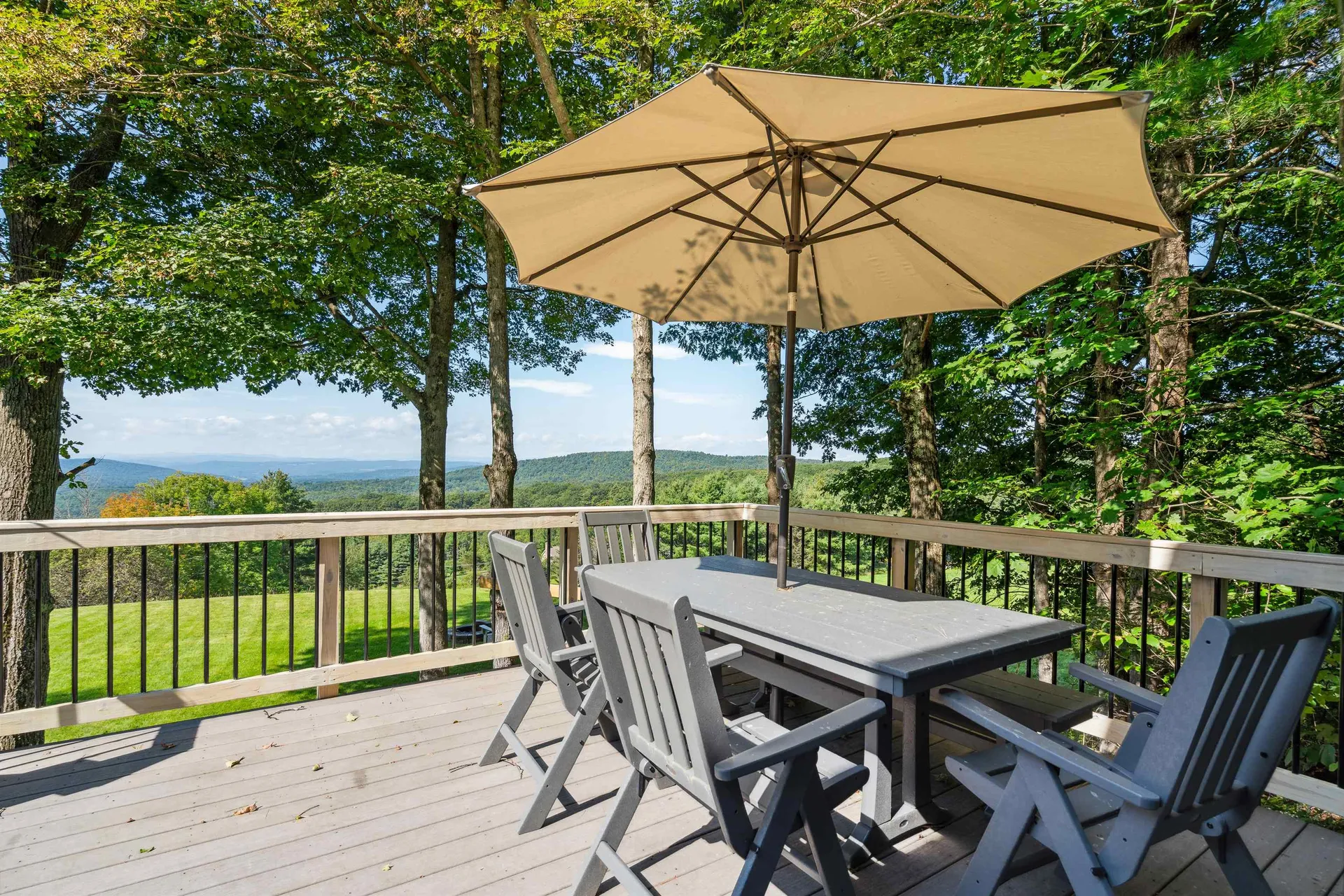 14 Dorset Lane Lebanon NH 03766