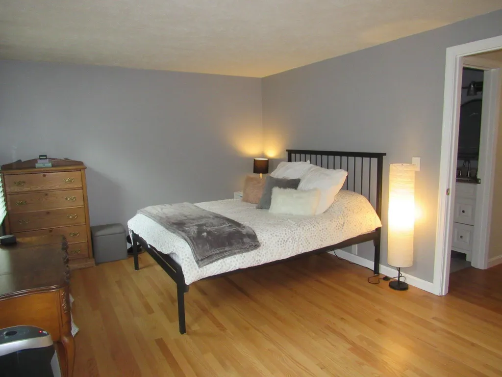 6 Lochmere Lane Nashua NH 03063