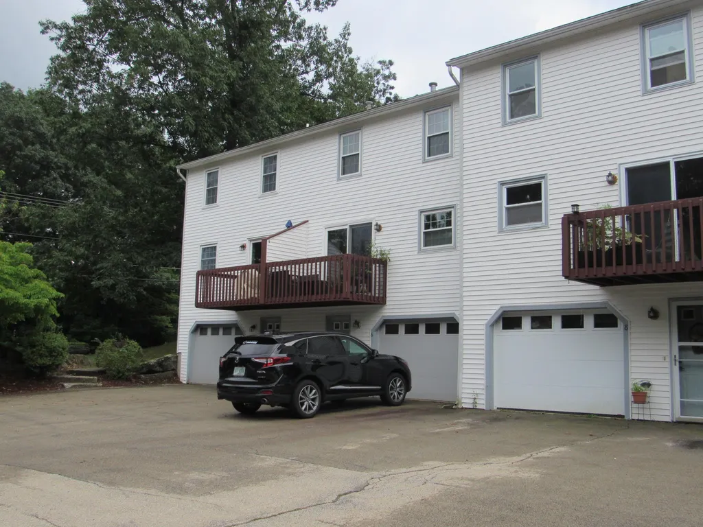 6 Lochmere Lane Nashua NH 03063