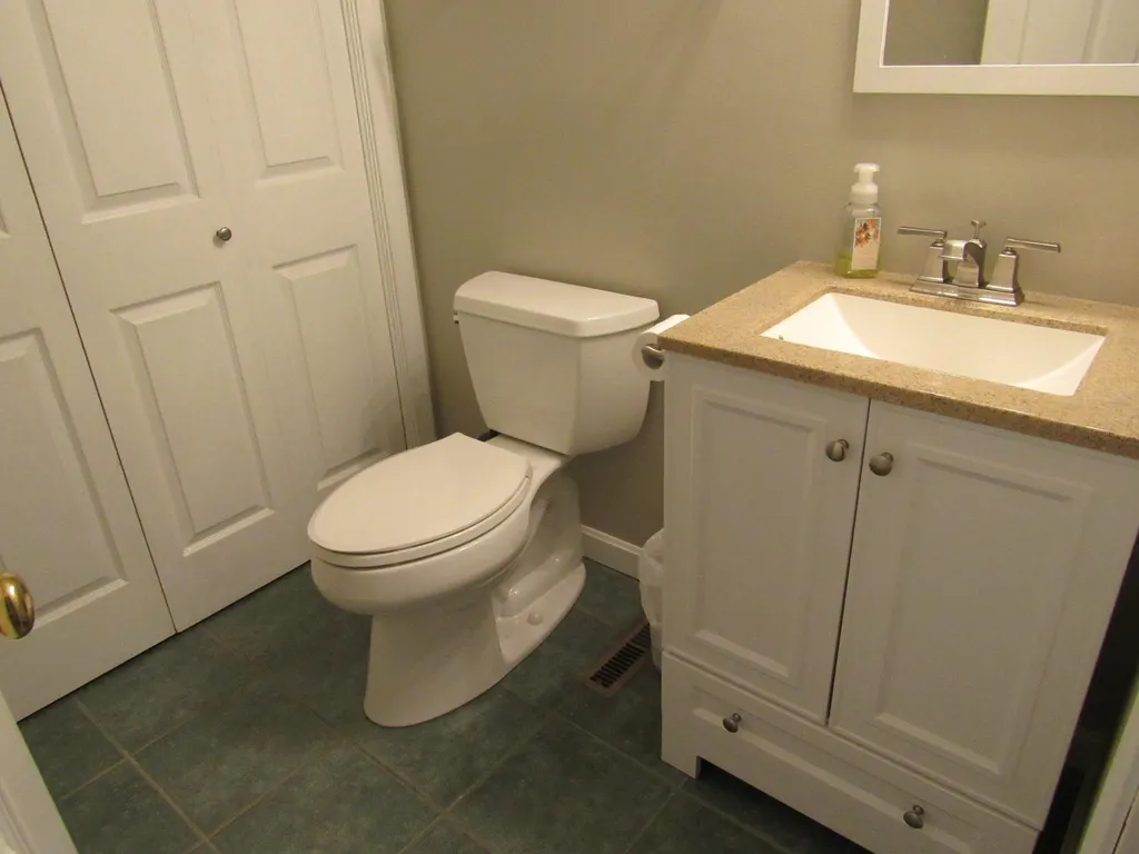 6 Lochmere Lane Nashua NH 03063