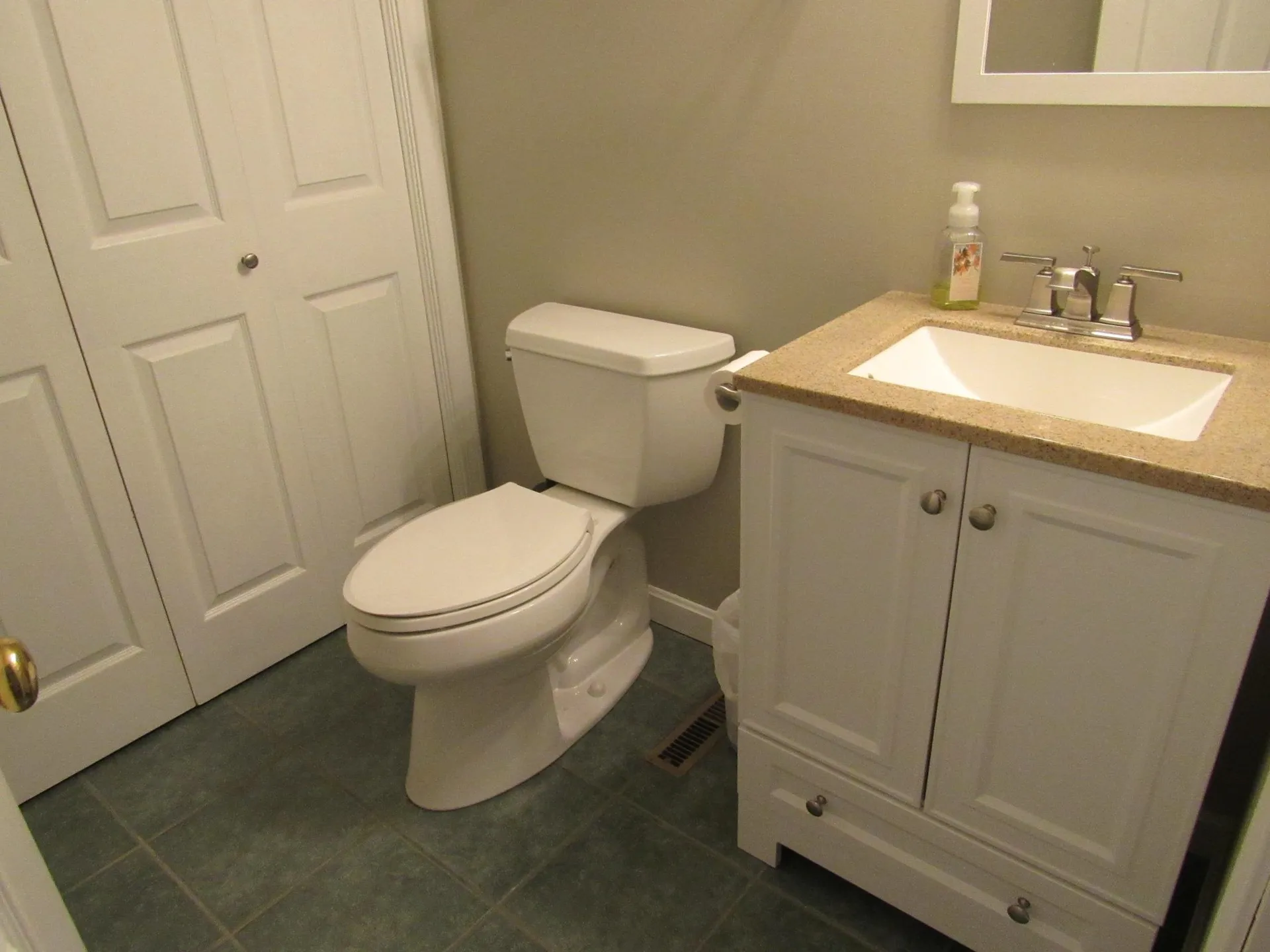 6 Lochmere Lane Nashua NH 03063