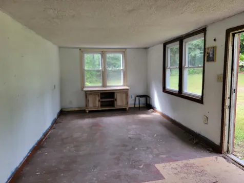 33 Oak Hill Road Hinsdale NH 03451