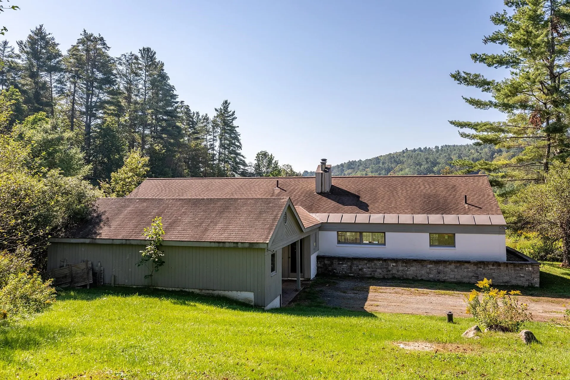 3452 Vt Route 100 Londonderry VT 05155