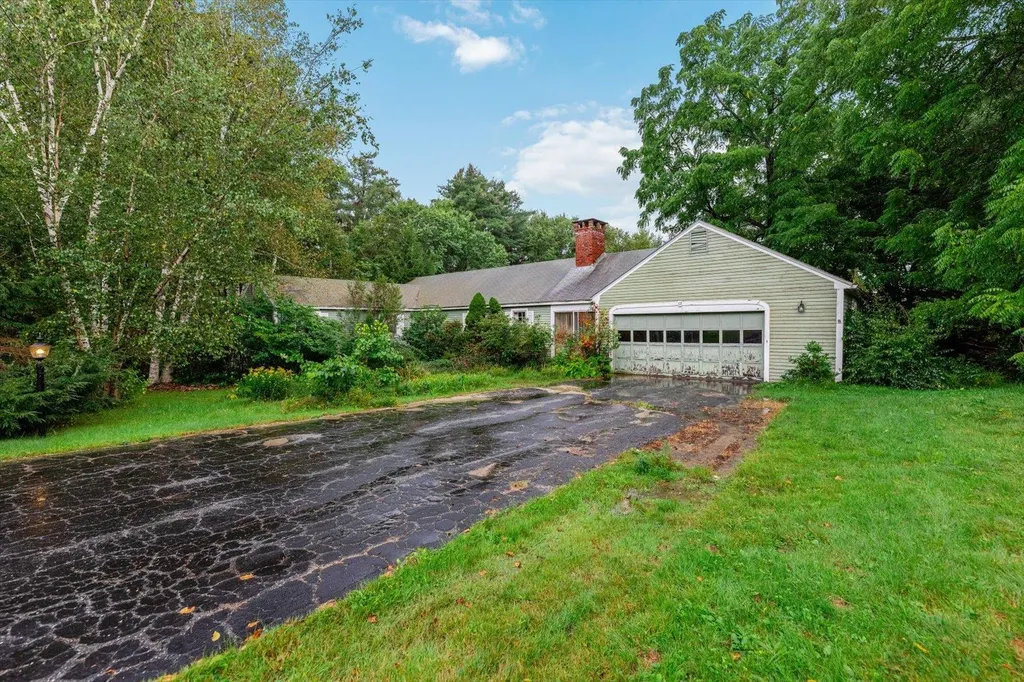 17 Blueberry Lane Peterborough NH 03458
