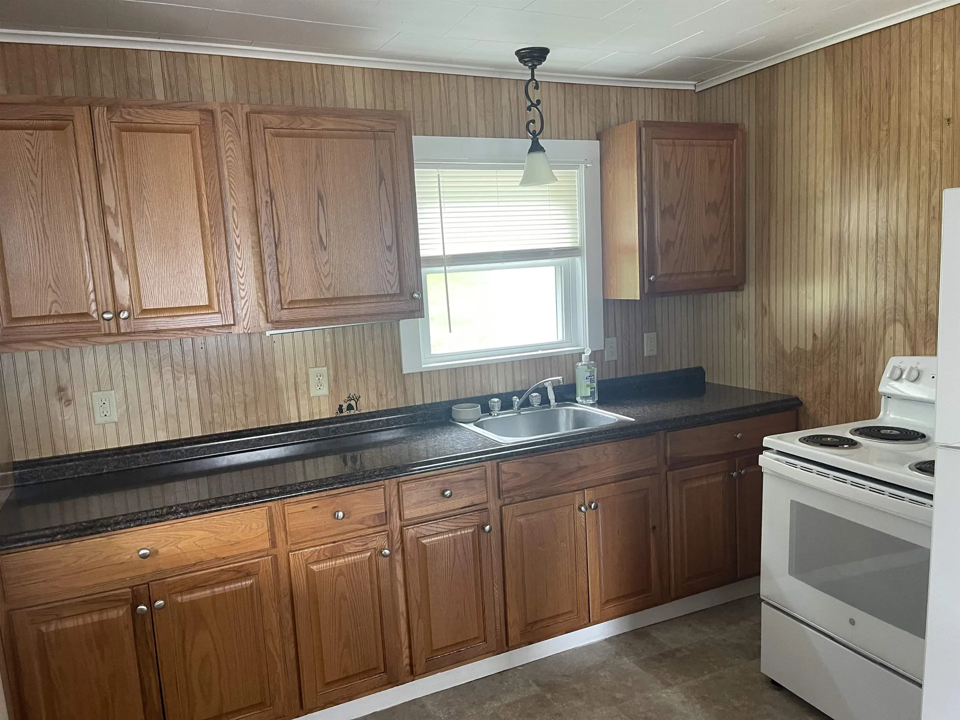 25-27 Boush Street Kittery ME 03904