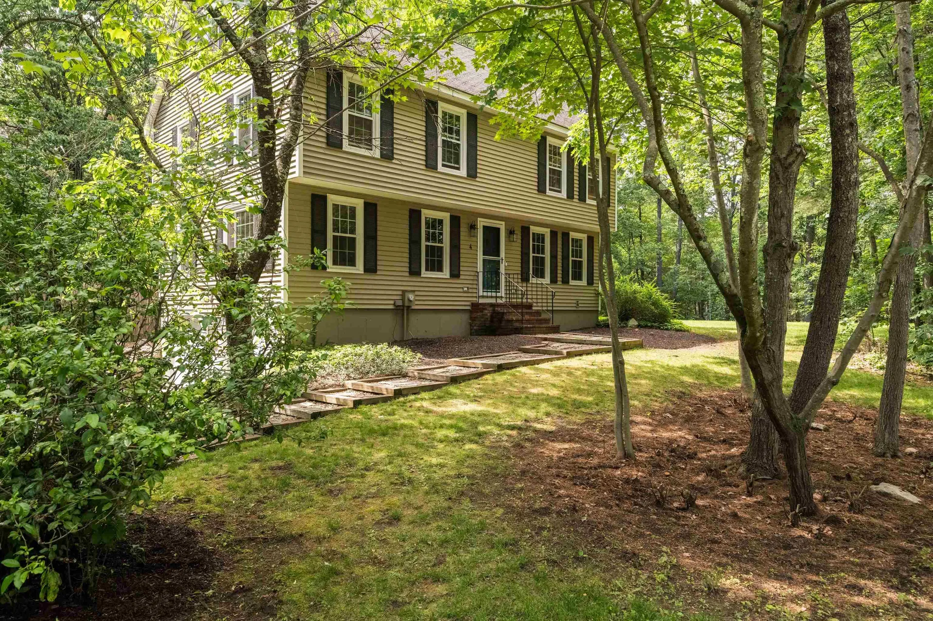 4 Owl Road Londonderry NH 03053