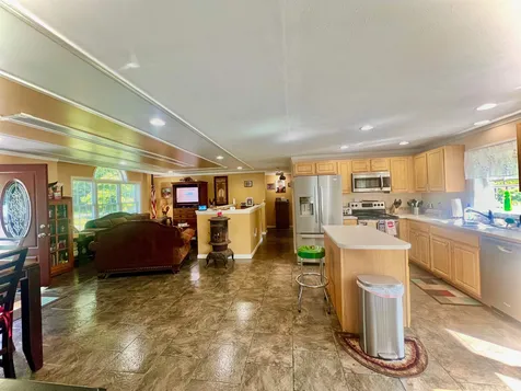 22 Hutch Street Swanzey NH 03446
