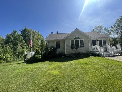 22 Hutch Street Swanzey NH 03446