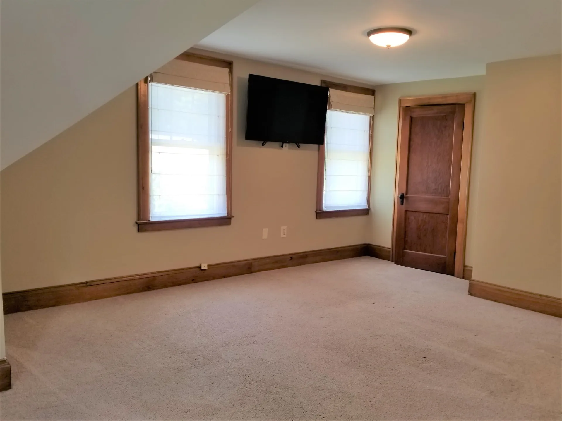 81 East Street Claremont NH 03743