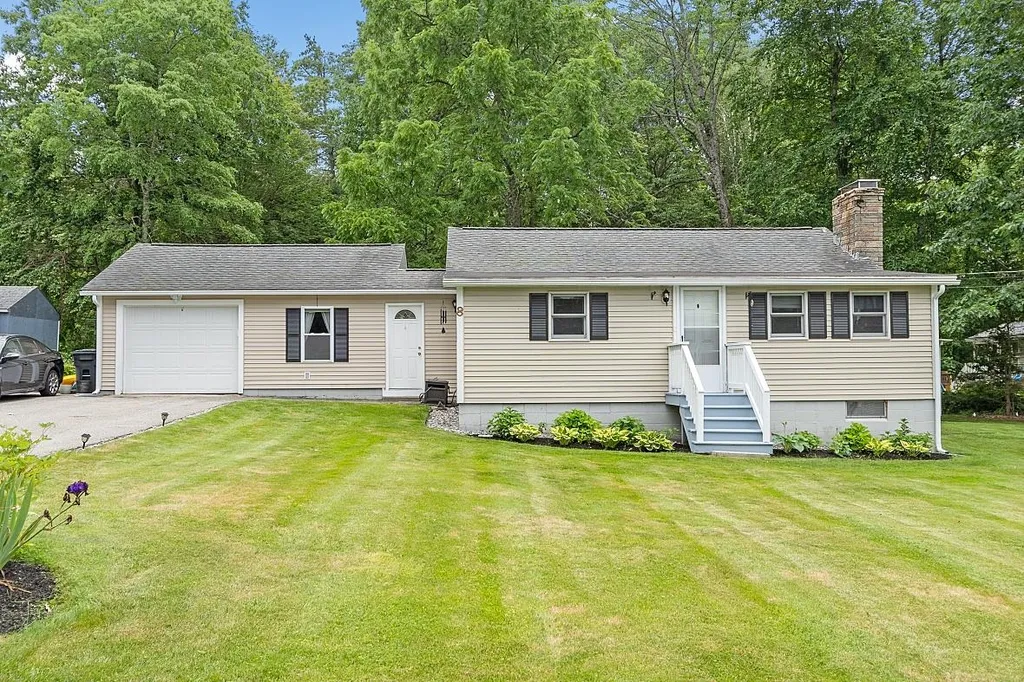 8 Carter Road Merrimack NH 03054