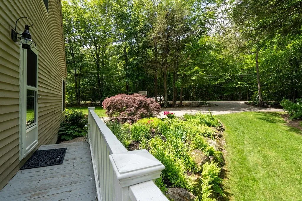 142 Sunny Oaks Terrace Strafford NH 03884