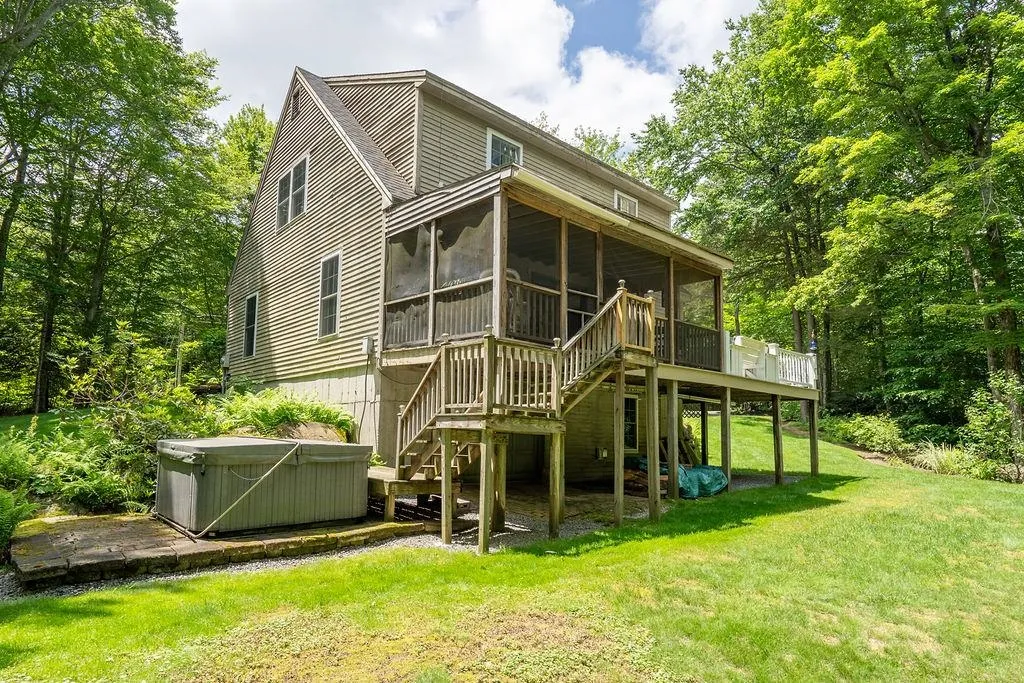 142 Sunny Oaks Terrace Strafford NH 03884