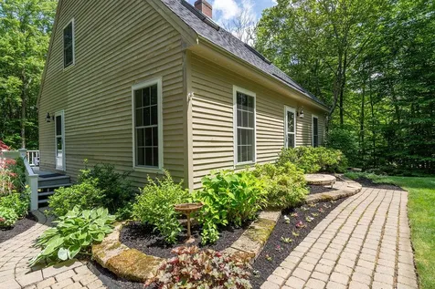 142 Sunny Oaks Terrace Strafford NH 03884