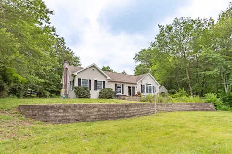 160 Hermit Road Manchester NH 03109