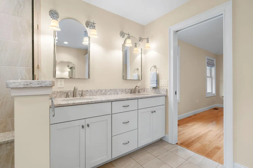 24 Sea Glass Lane Rye NH 03870
