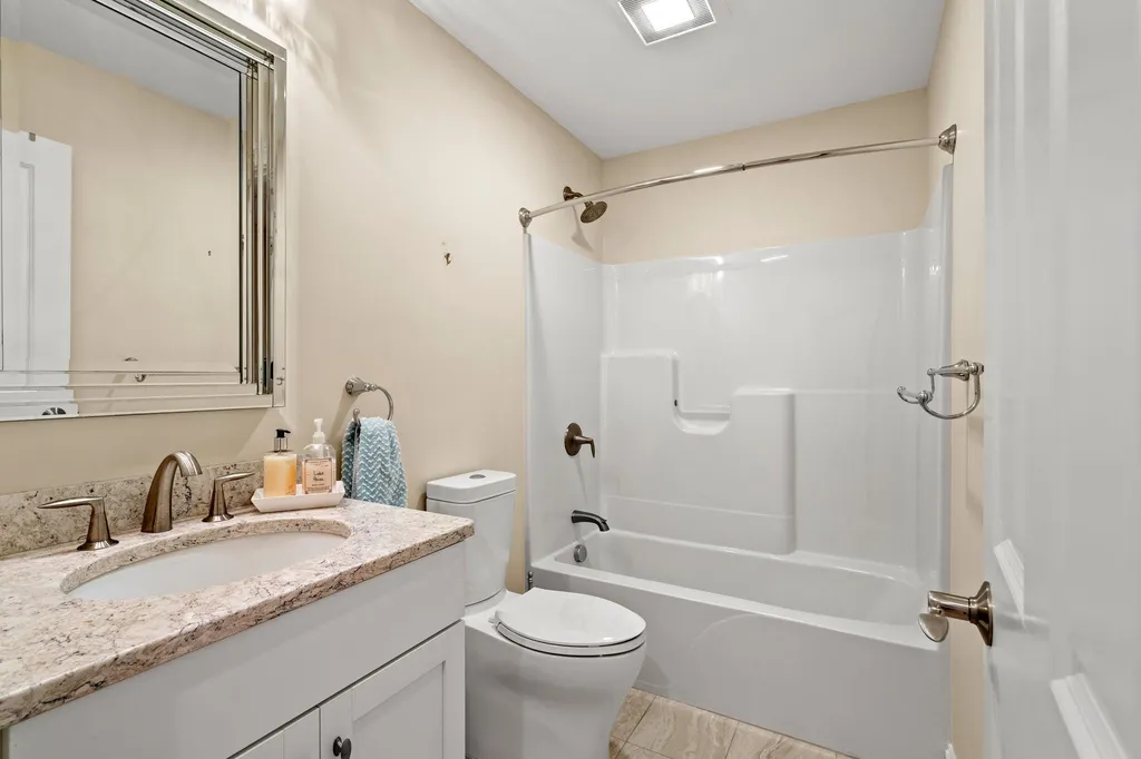 24 Sea Glass Lane Rye NH 03870