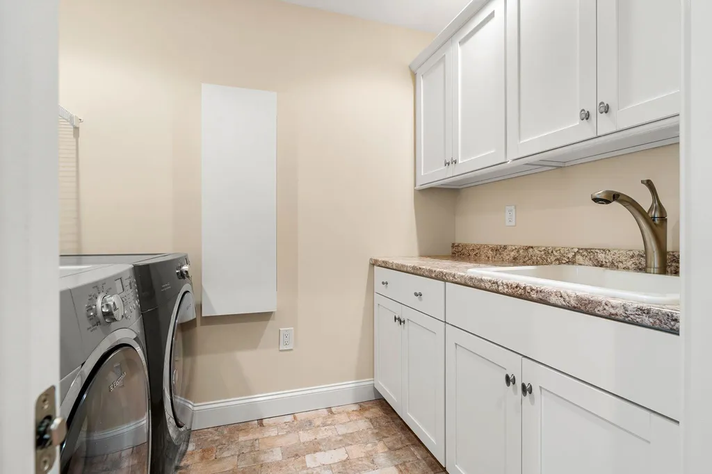 24 Sea Glass Lane Rye NH 03870