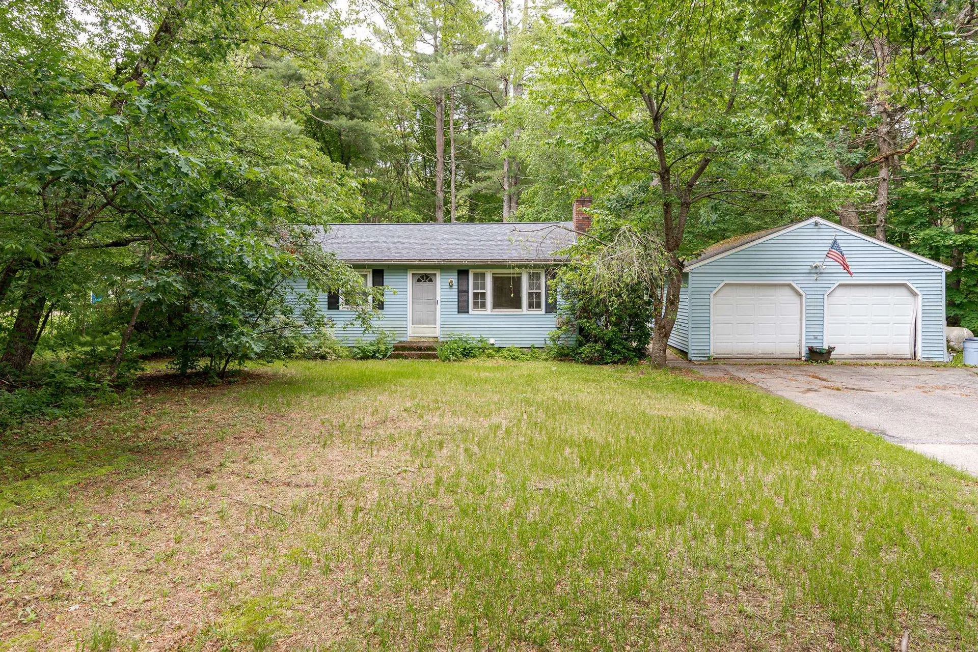 3 Molsom Circle Litchfield NH 03052