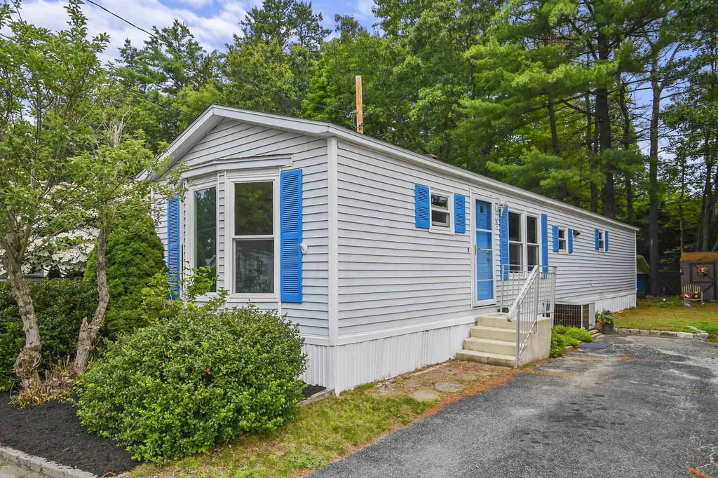 70 Thistle Way Manchester NH 03109