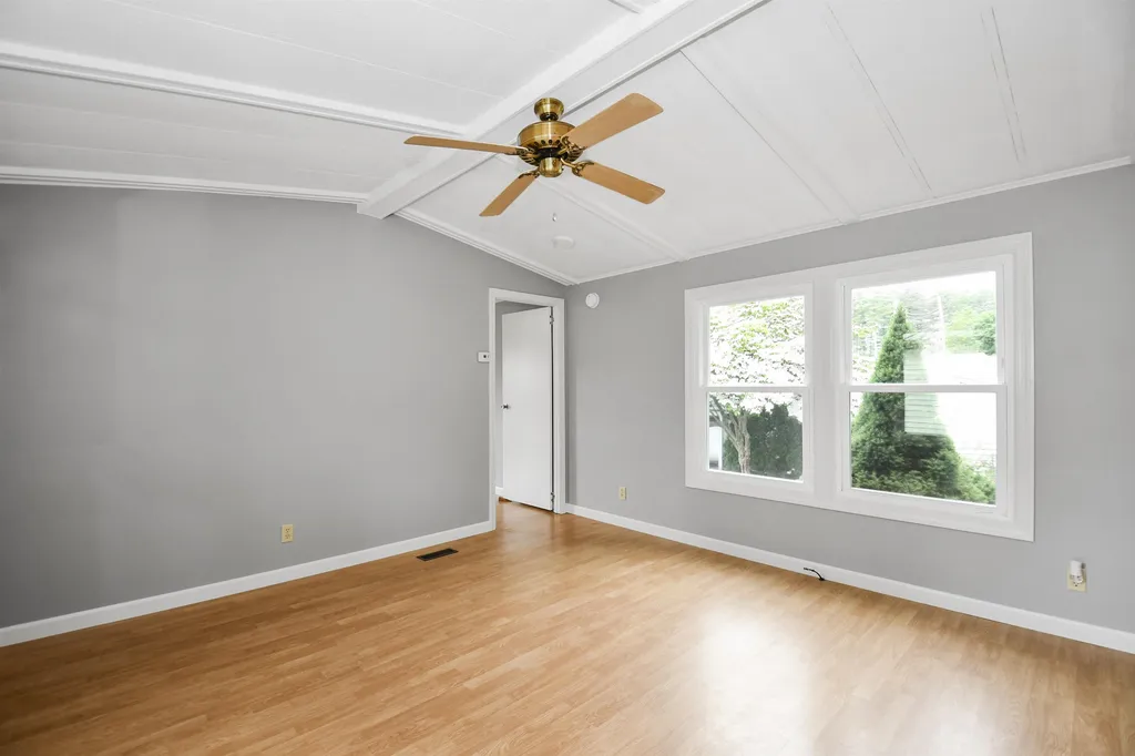 70 Thistle Way Manchester NH 03109