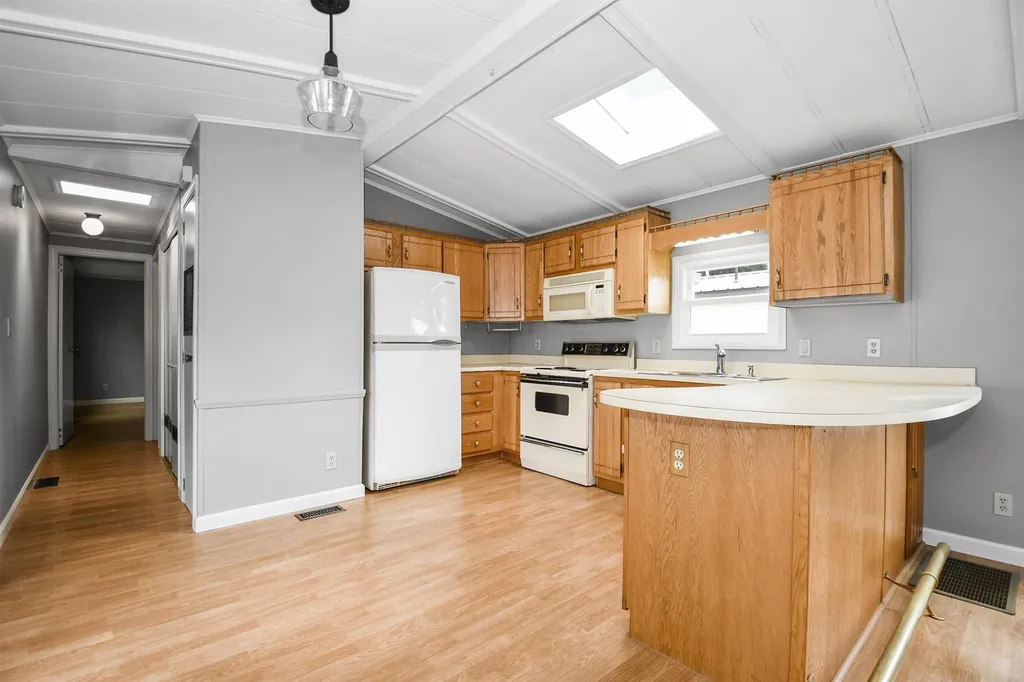 70 Thistle Way Manchester NH 03109
