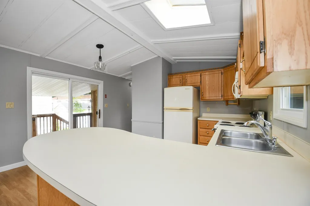 70 Thistle Way Manchester NH 03109