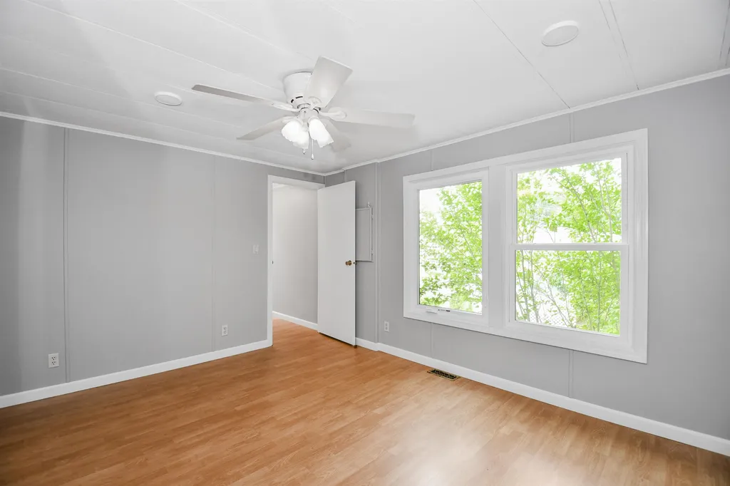 70 Thistle Way Manchester NH 03109